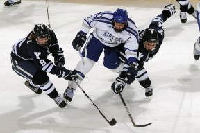 爱游戏综合娱乐-球队内线保护能力对防守成功率的影响，内线球员训练方法