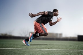 爱游戏体育app-森林狼全队合练展现新阵容火力，森林狼队伍